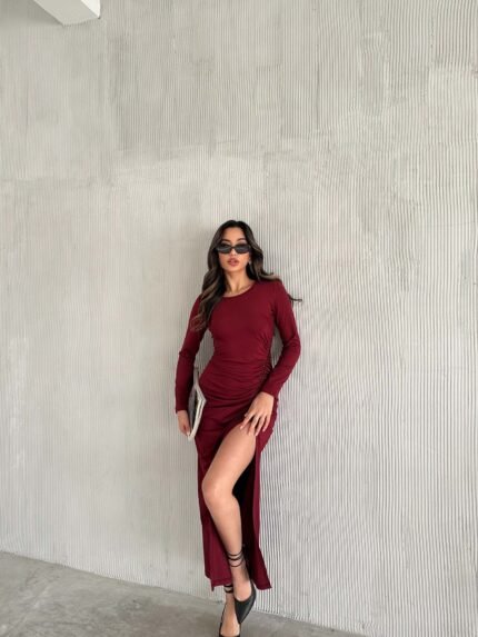 Bordo Atlas Büzgülü Yırtmaçlı Elbise