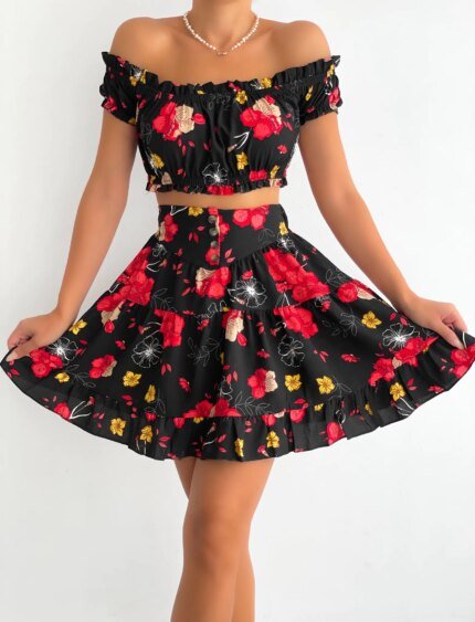 Kırmızı Çiçek Desenli Büstiyer Etek Takım