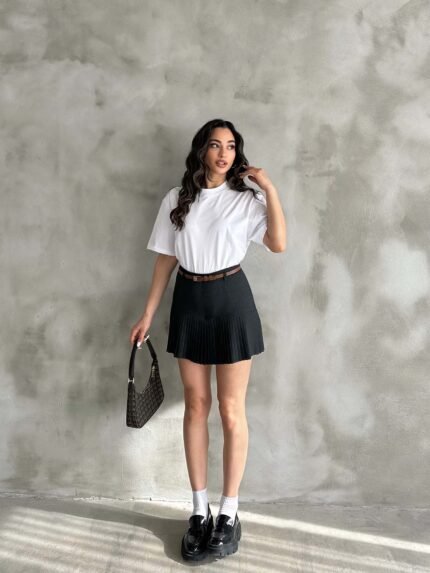 Siyah Eteği Piliseli Şort Etek