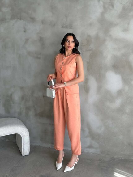 Turuncu Altın Düğmeli Yelekli Pileli Pantolon Takım