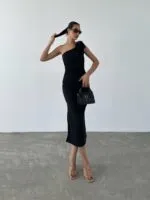 Gül Broşlu Elbise
