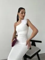 Gül Broşlu Elbise