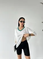 Yakası Renkli V Yaka Basic T-shirt