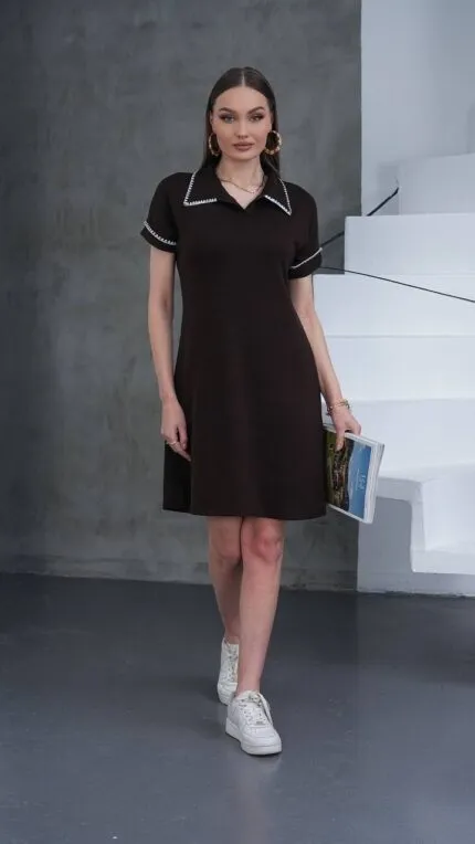 Kahverengi Polo Yaka Kroşetalı Elbise