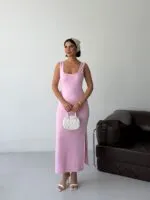 Pembe modal askılı elbise