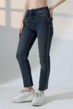 Şerit Taşlı Mom Fit Kot Pantolon 7110