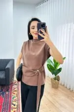 Gold Toka Detay Dökümlü Şık Camel Toptan Bluz