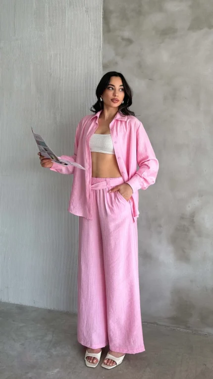 Pembe Çilek Gömlek Yırtmaçlı Pantolon Takım