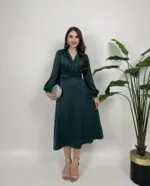 2052 SATEN KUŞAKLI ELBİSE - ZÜMRÜT YEŞİLİ