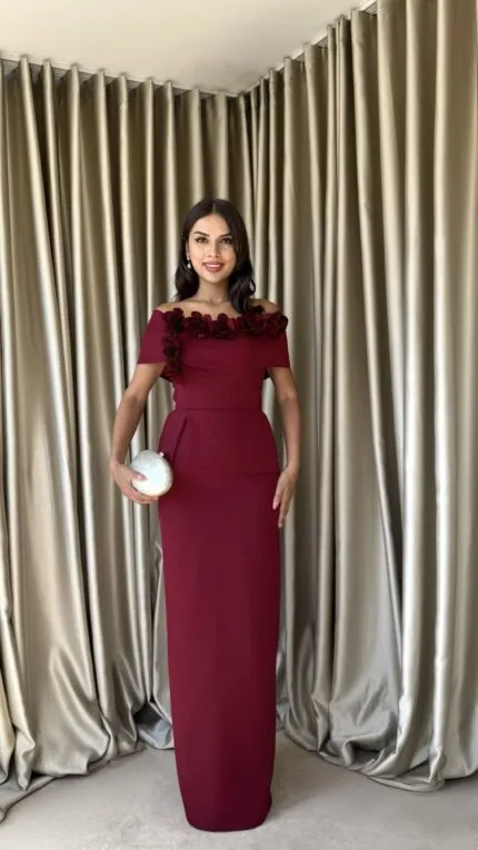 3044 KAYIK YAKA GÜLLÜ ELBİSE - BORDO