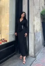 3057 V YAKA AKSESUARLI ELBİSE - SİYAH