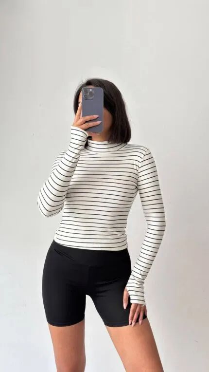 Parmak Geçmeli Çizgili T-shirt