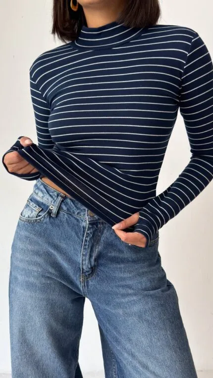 Parmak Geçmeli Çizgili T-shirt